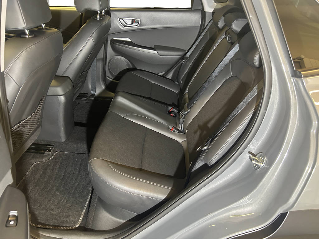 HYUNDAI Kona 64 kWh Electric Amplia-image-9