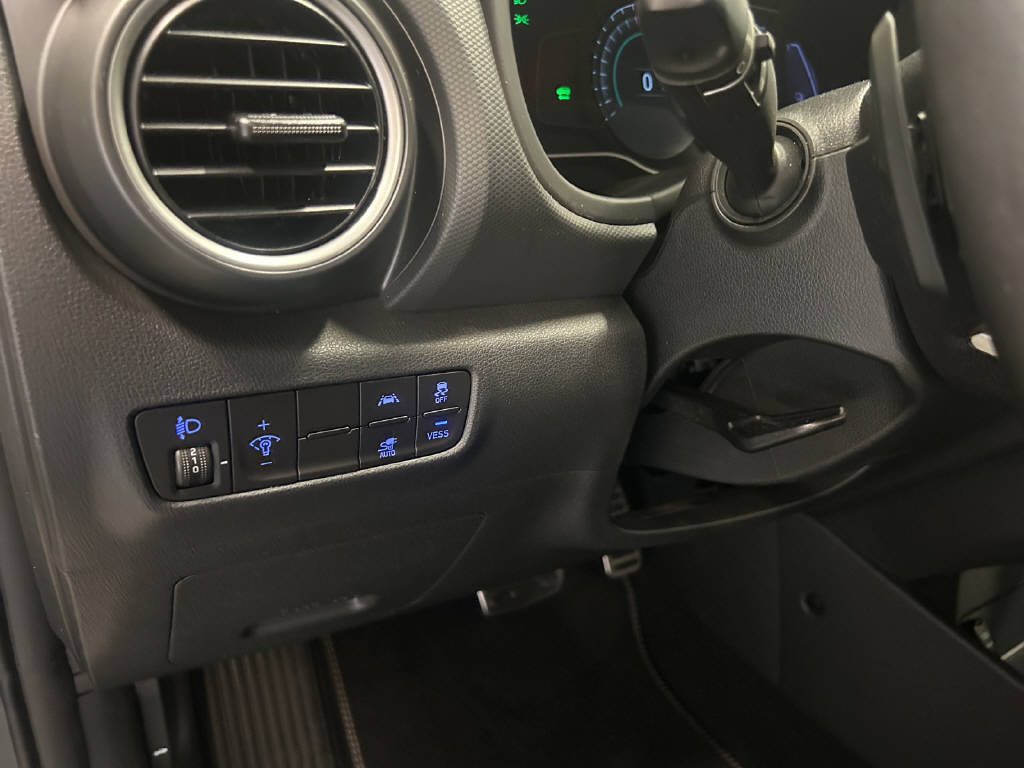 HYUNDAI Kona 64 kWh Electric Amplia-image-8