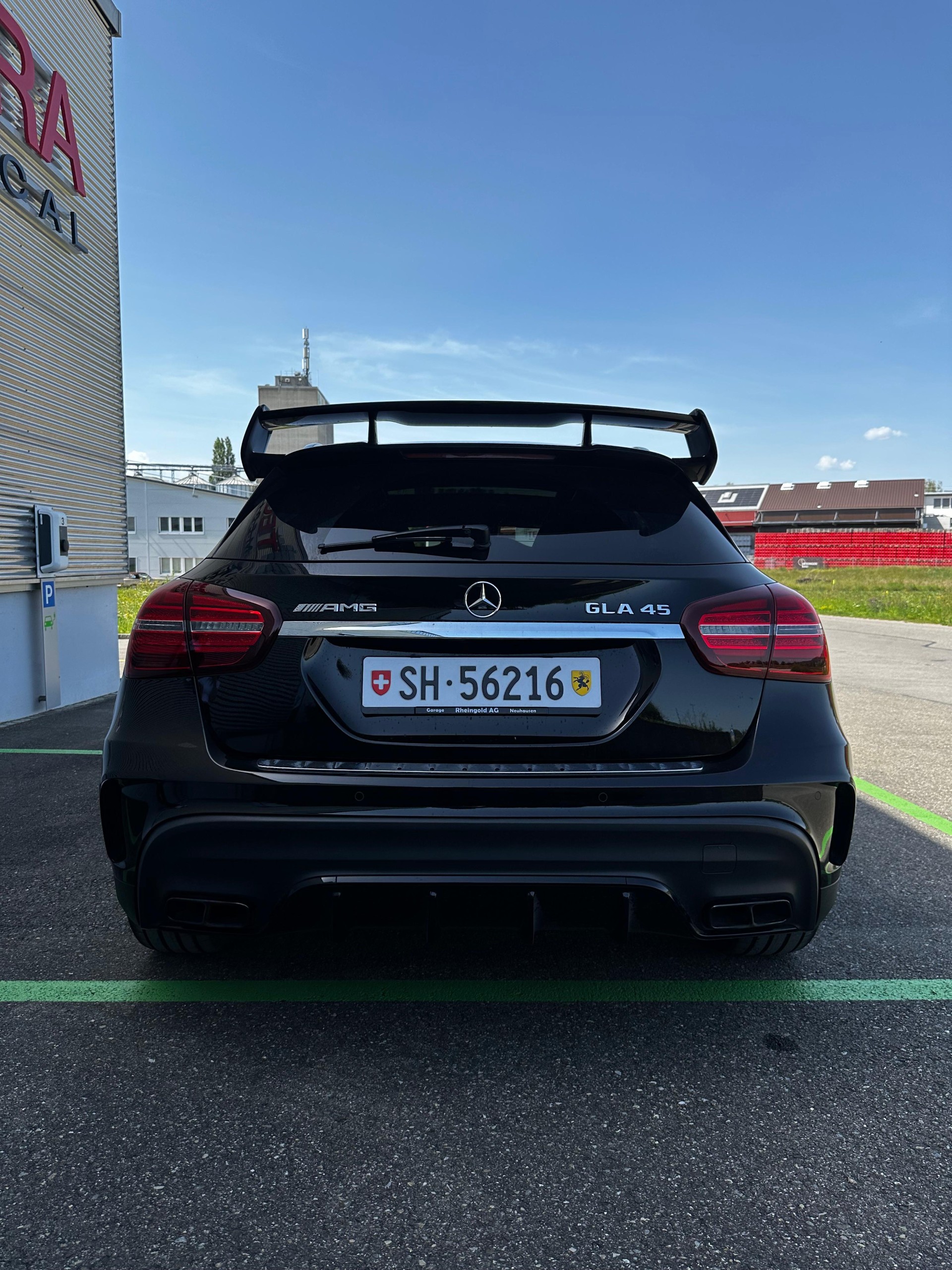 MERCEDES-BENZ GLA 45 AMG 4m-image-2