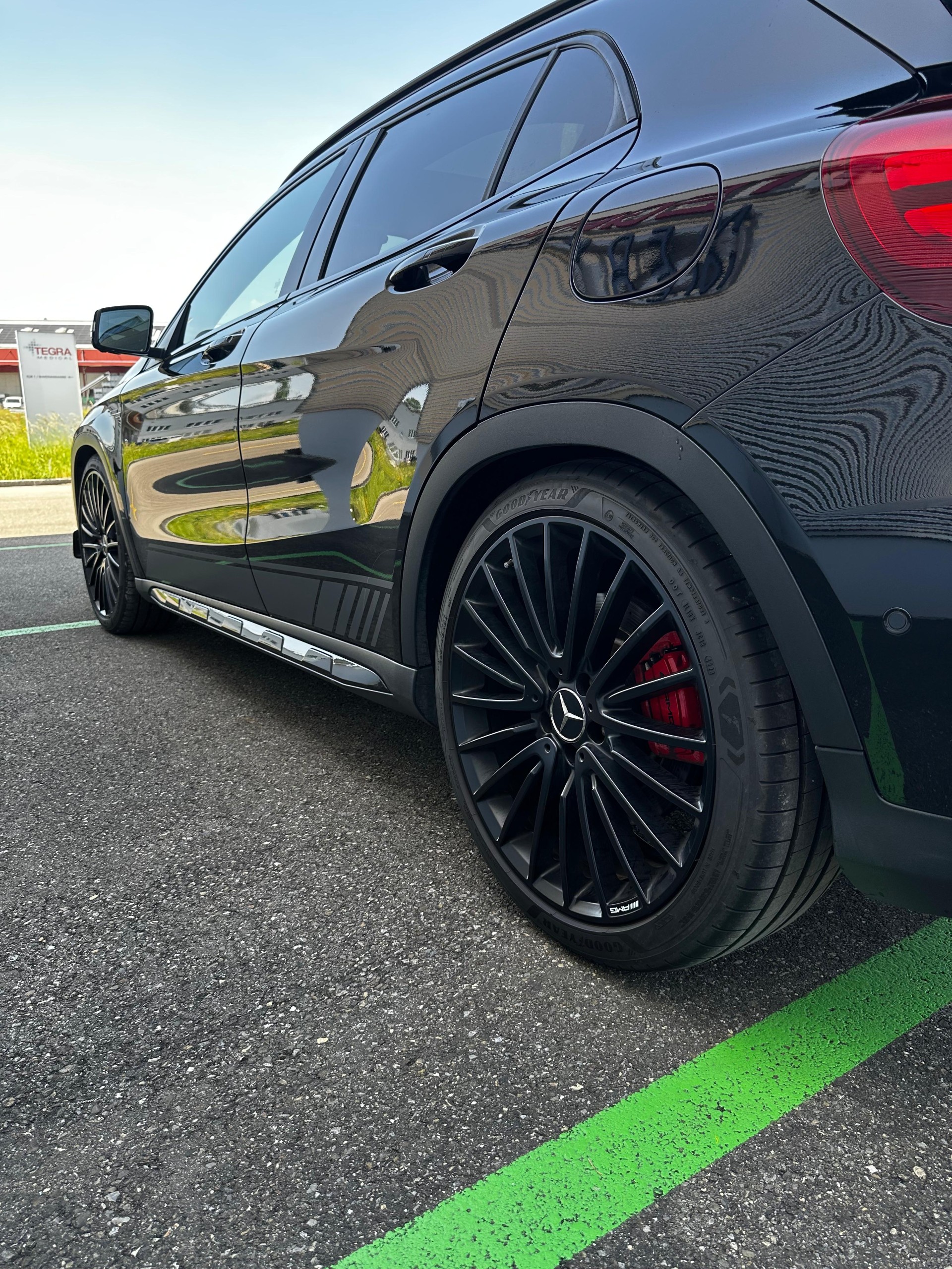 MERCEDES-BENZ GLA 45 AMG 4m-image-3