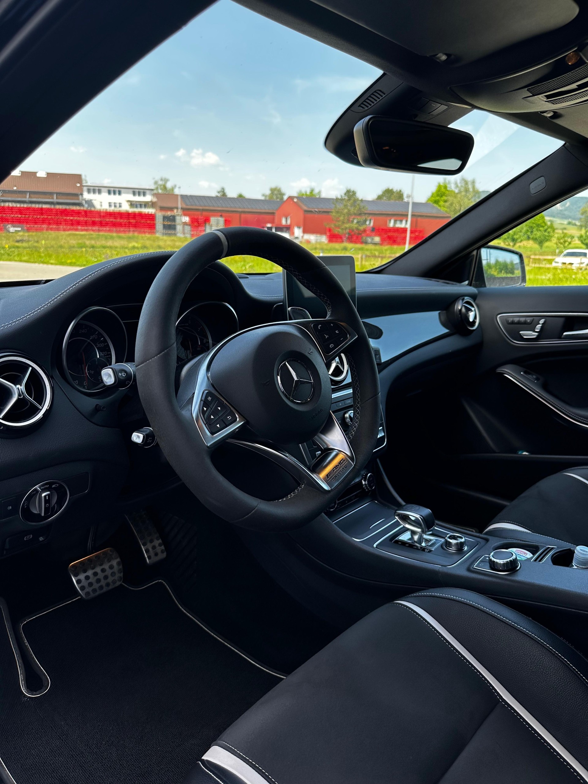 MERCEDES-BENZ GLA 45 AMG 4m-image-4
