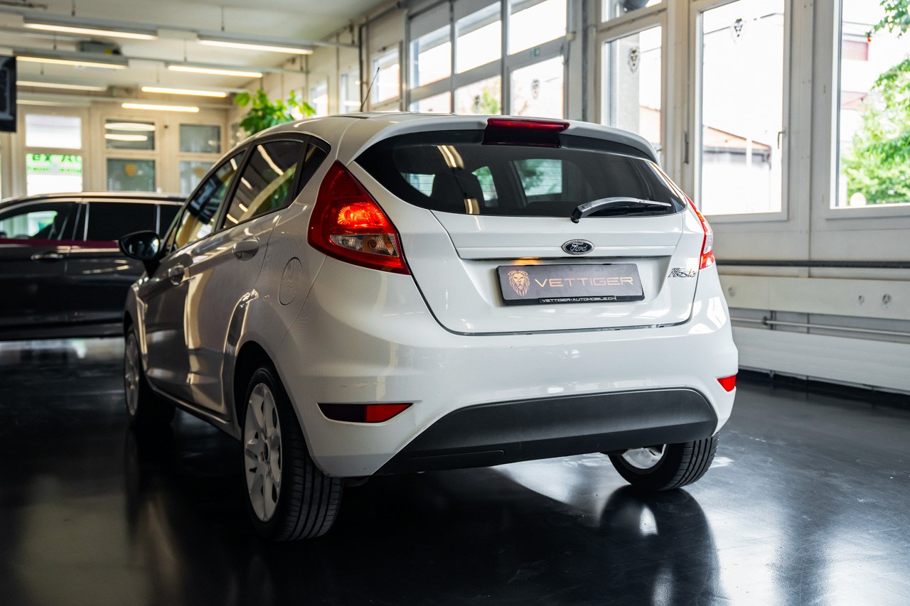 FORD Fiesta 1.25 16V Colourline-image-3