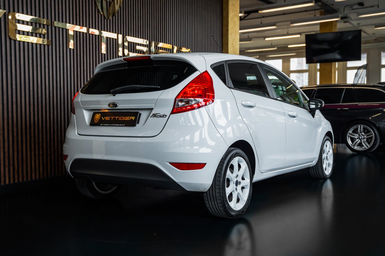 FORD Fiesta 1.25 16V Colourline-image-6