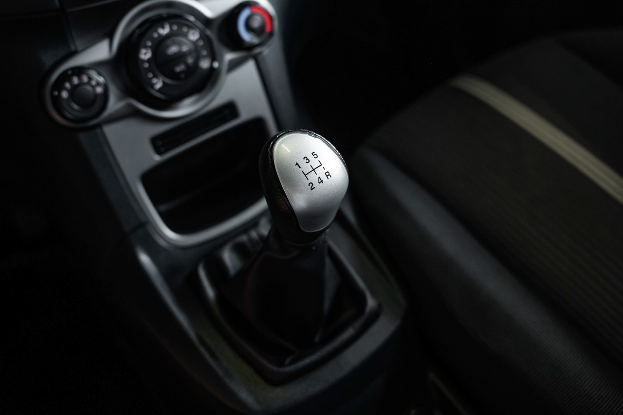FORD Fiesta 1.25 16V Colourline-image-22