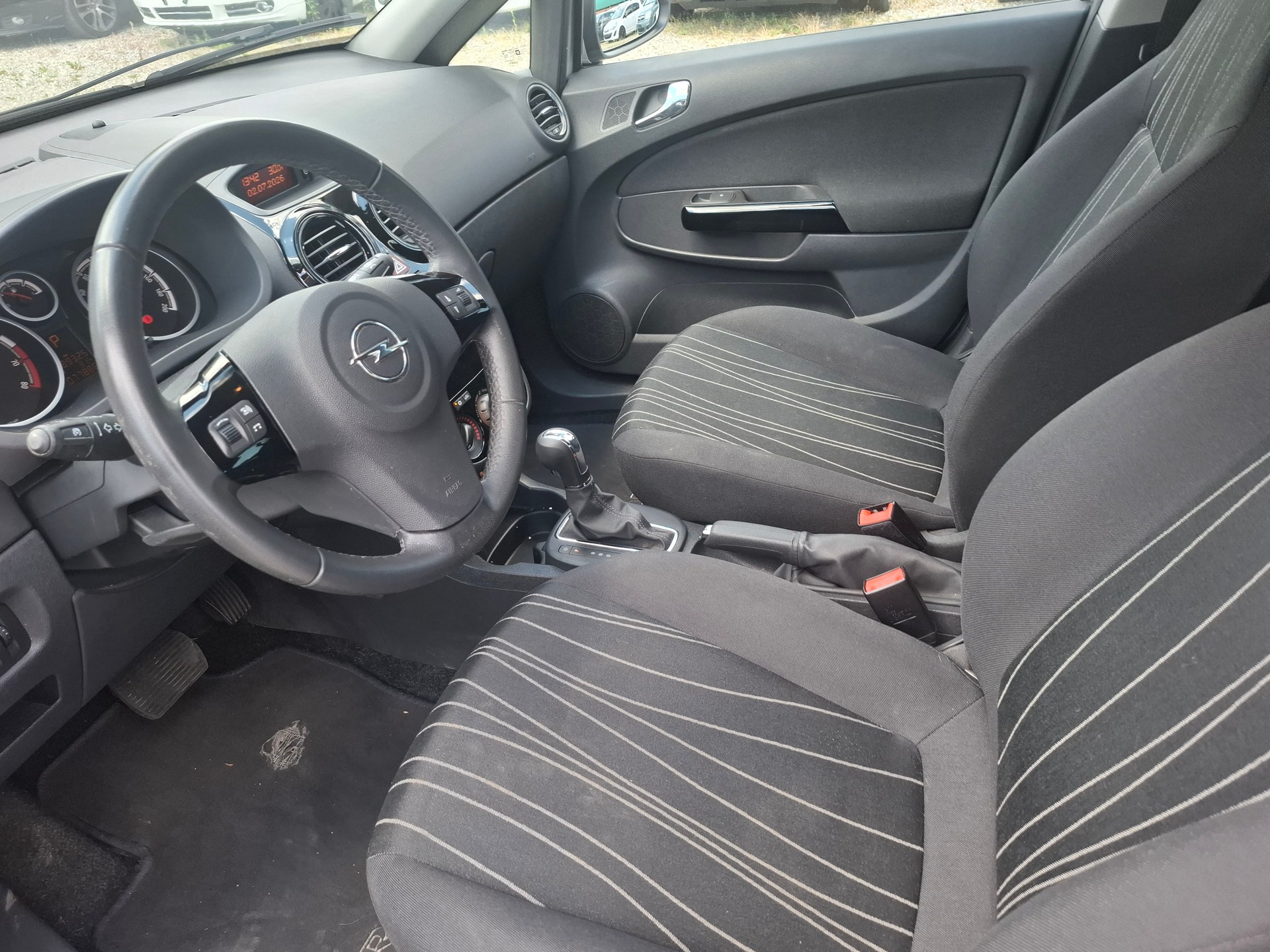 OPEL Corsa 1.4 TP Anniversary Automatic-image-10