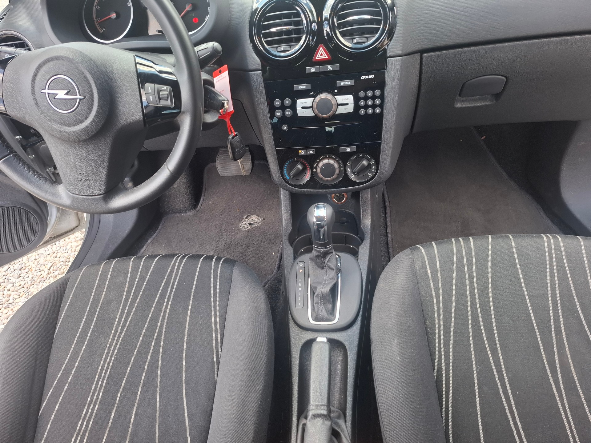 OPEL Corsa 1.4 TP Anniversary Automatic-image-11