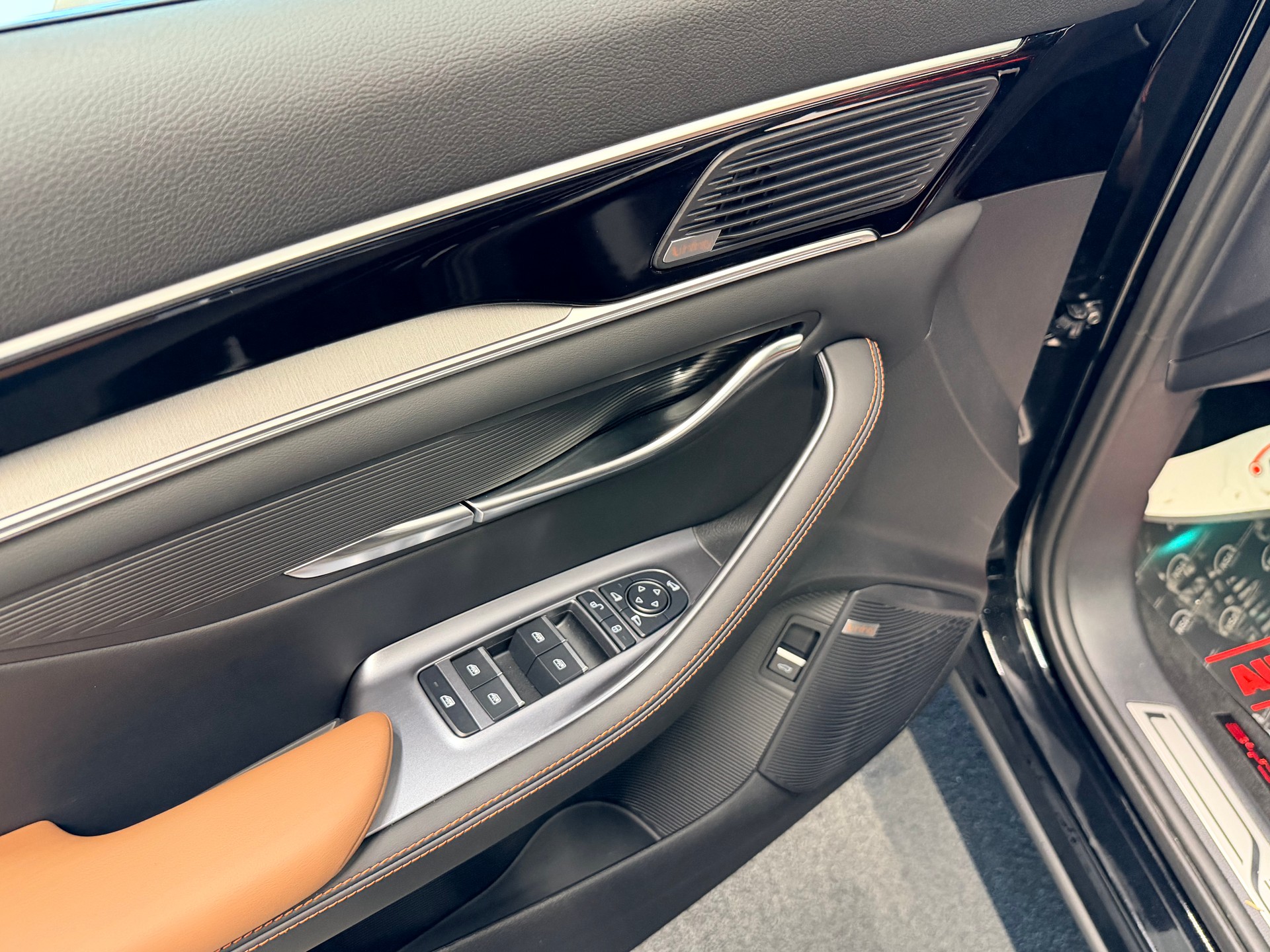 BYD Seal U DM-i Design AWD-image-12