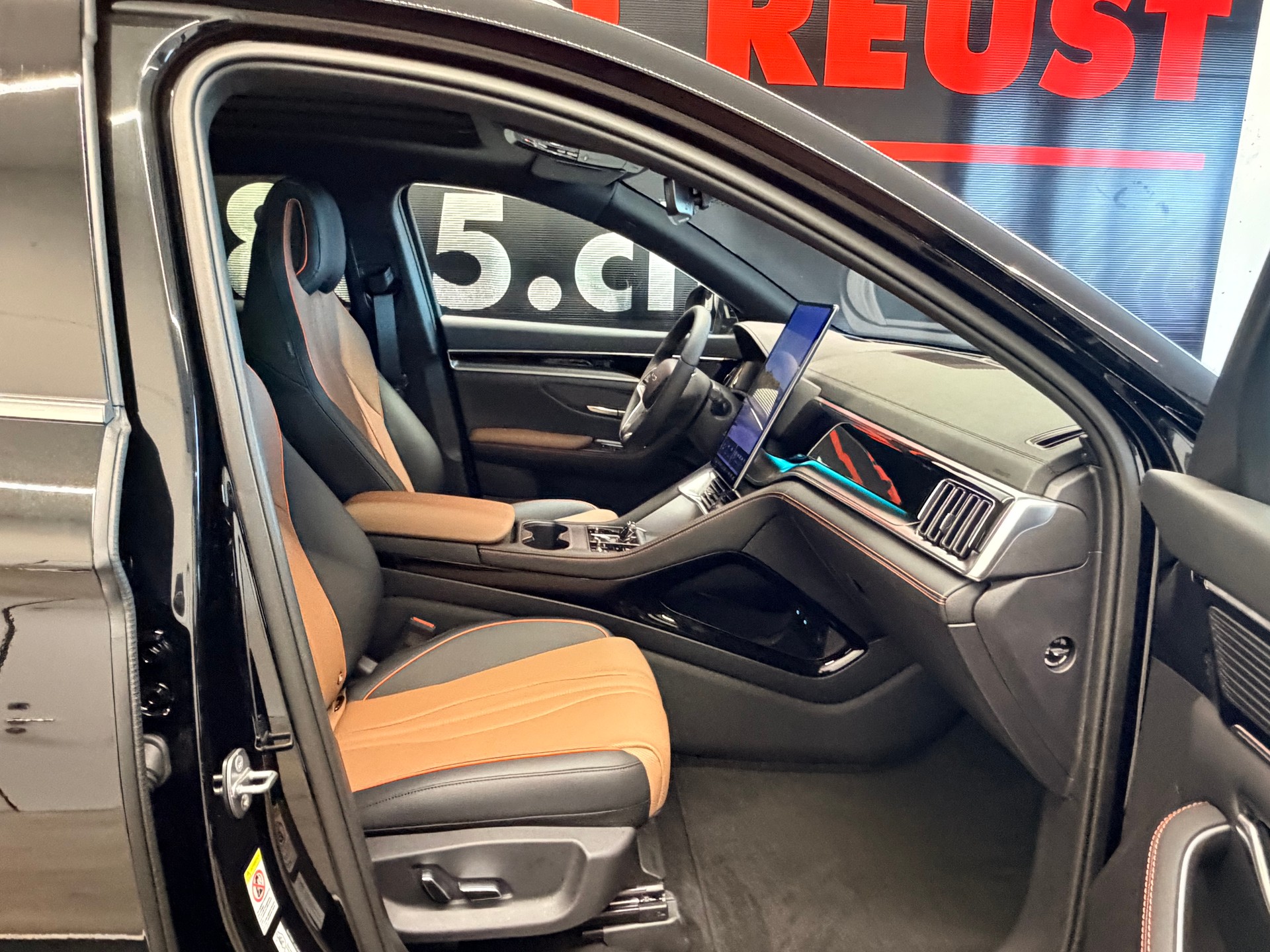 BYD Seal U DM-i Design AWD-image-21