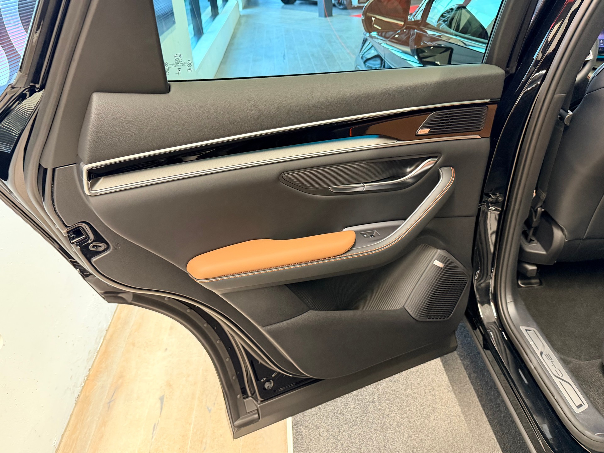 BYD Seal U DM-i Design AWD-image-17