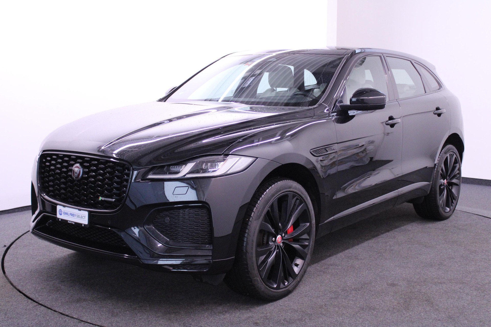 JAGUAR F-Pace 2.0 D I4 200 R-Dynamic S AWD-image-0