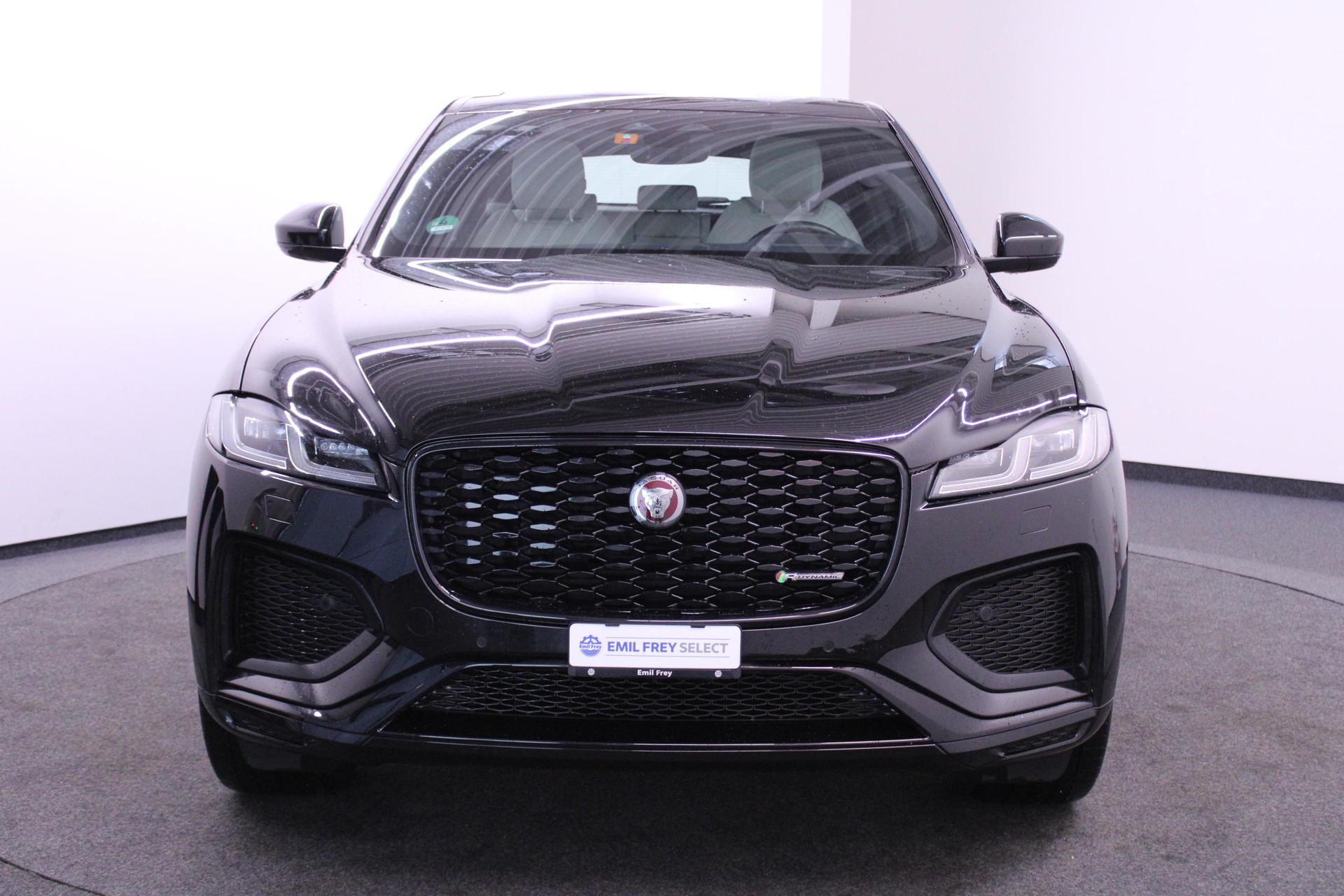 JAGUAR F-Pace 2.0 D I4 200 R-Dynamic S AWD-image-1