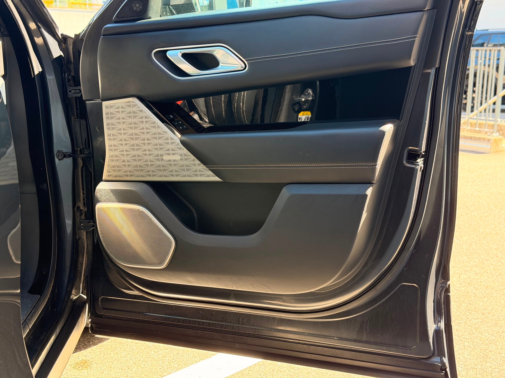 LAND ROVER Range Rover Velar R-Dynamic D 300 HSE Automatic-image-23