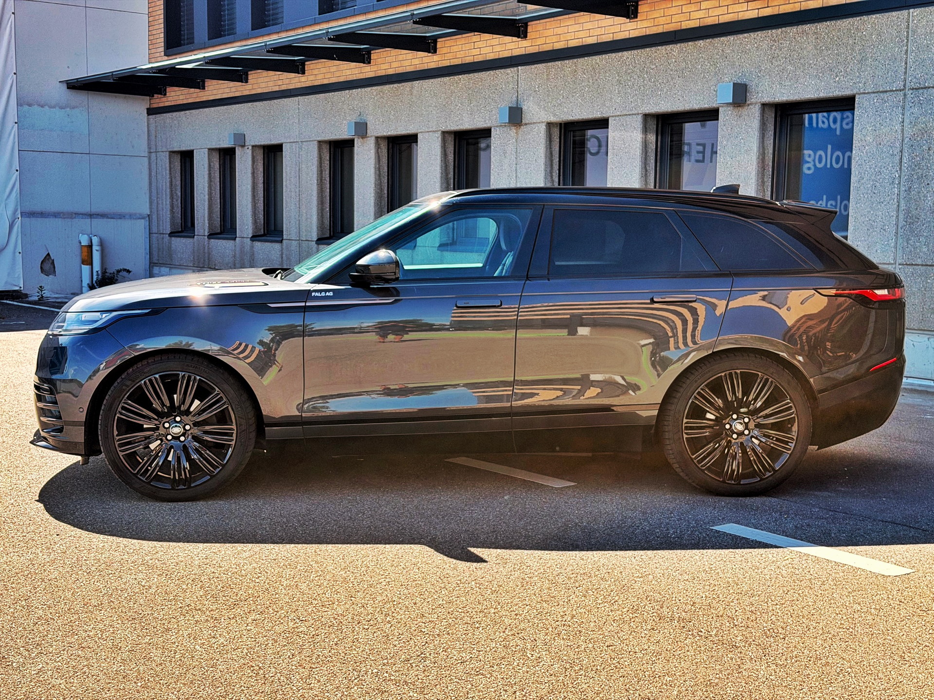LAND ROVER Range Rover Velar R-Dynamic D 300 HSE Automatic-showroom-element-1