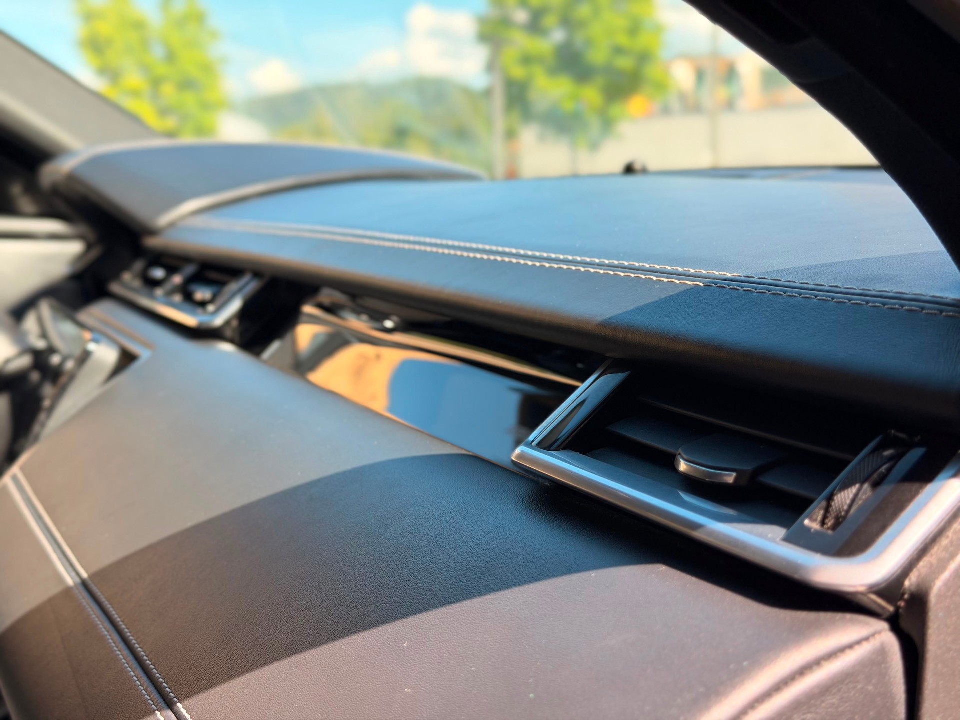LAND ROVER Range Rover Velar R-Dynamic D 300 HSE Automatic-image-30