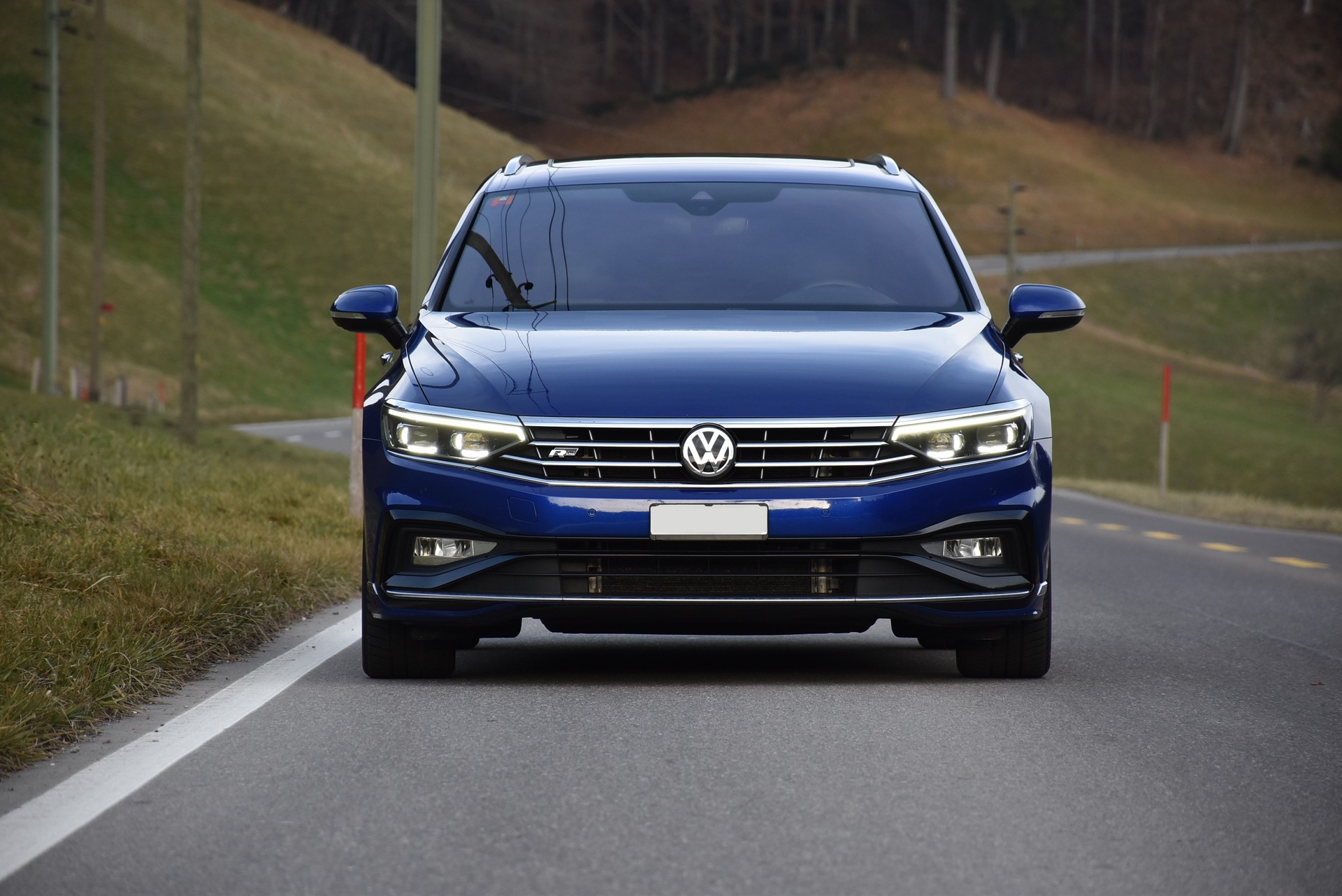 VW 2.0 TDI 240 Elegance DSG 4m-image-3