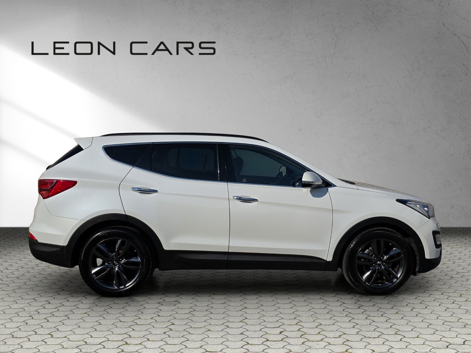 HYUNDAI Santa Fe 2.2 CRDI Premium 4WD Automatic 7-Sitzer mit AHK-showroom-element-3
