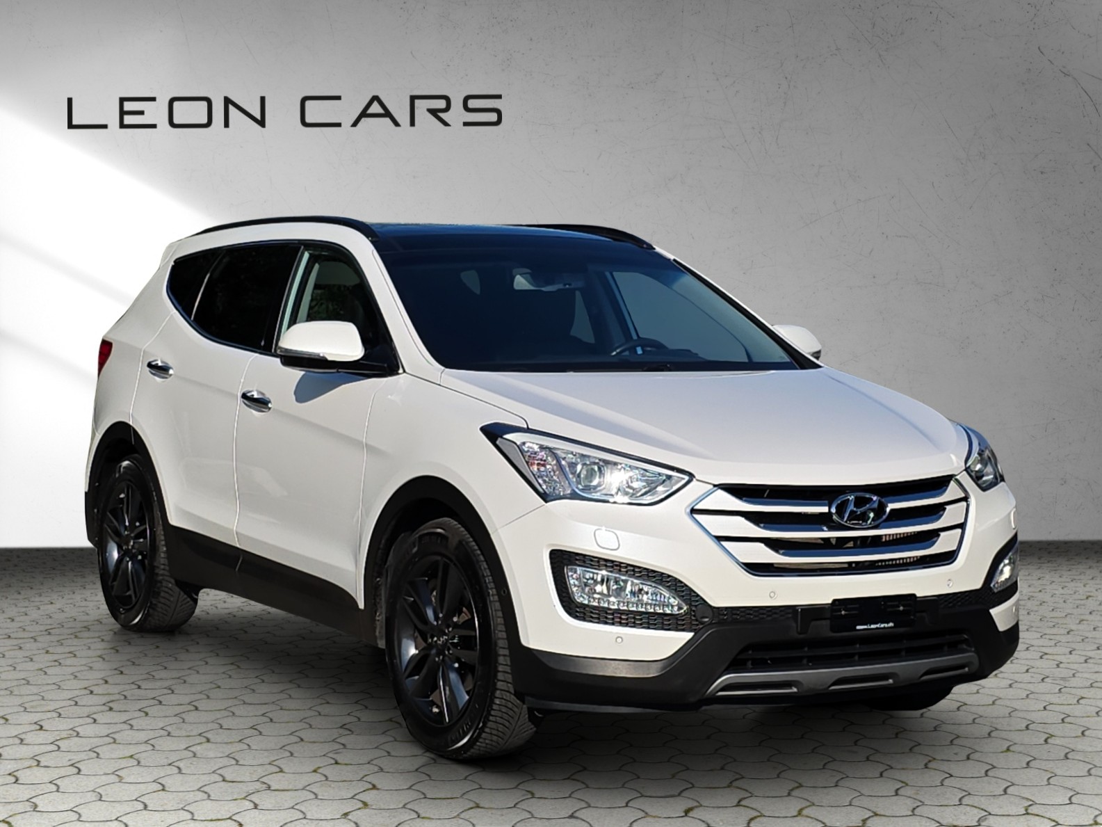 HYUNDAI Santa Fe 2.2 CRDI Premium 4WD Automatic 7-Sitzer mit AHK-showroom-element-2