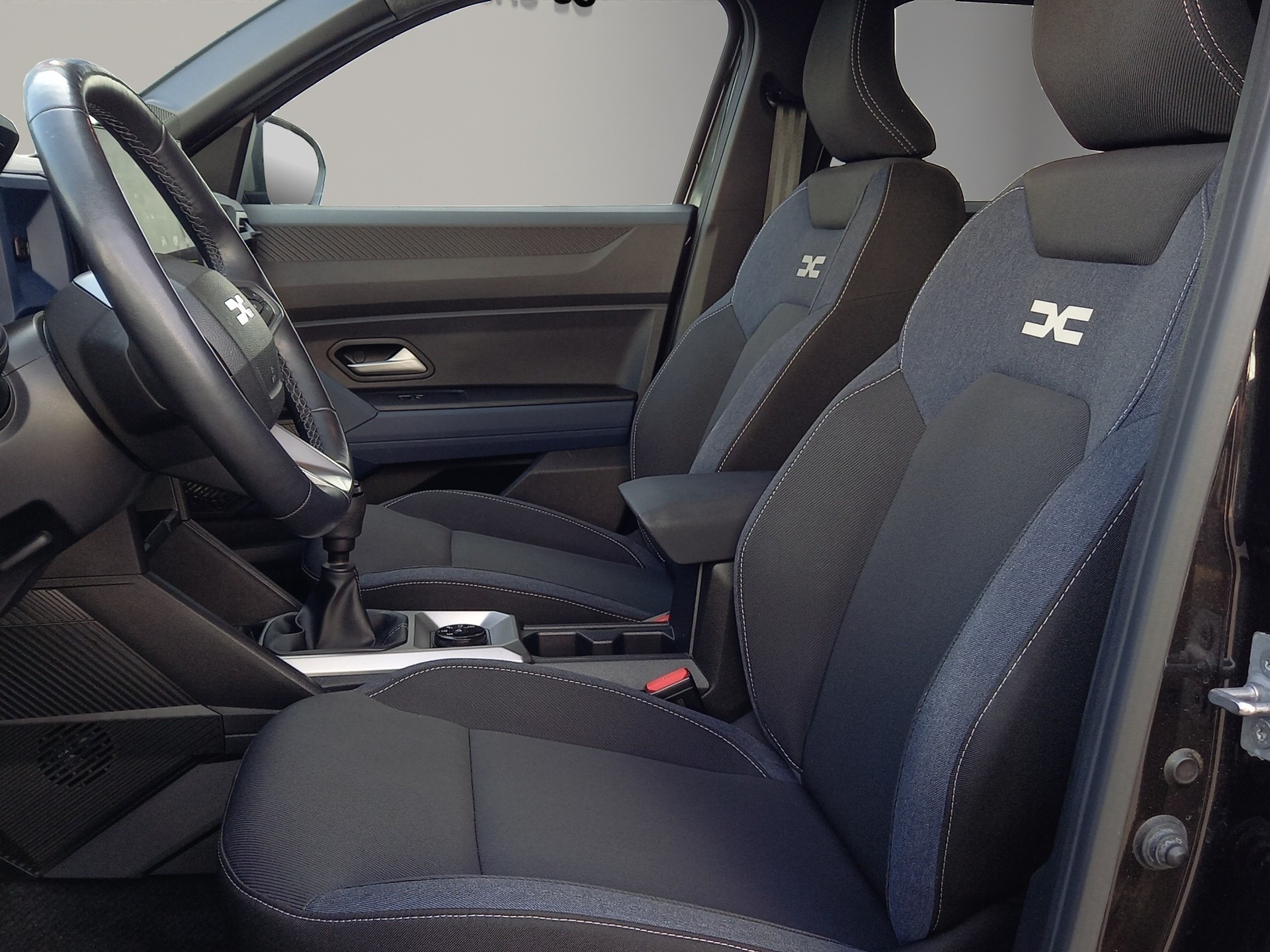 DACIA Duster 1.2 TCe Journey 4WD-image-8