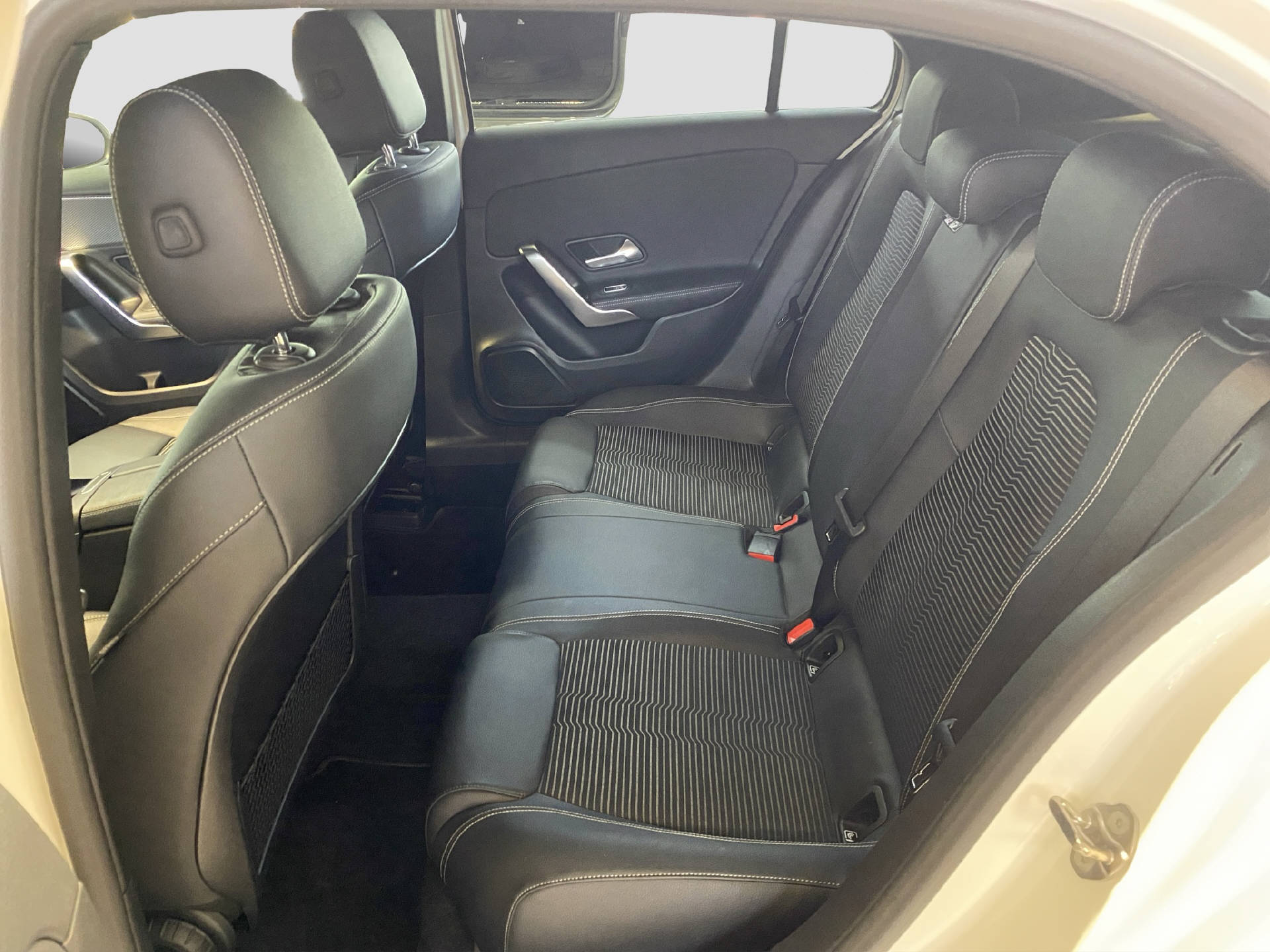 MERCEDES-BENZ A 180 Night Star-image-12