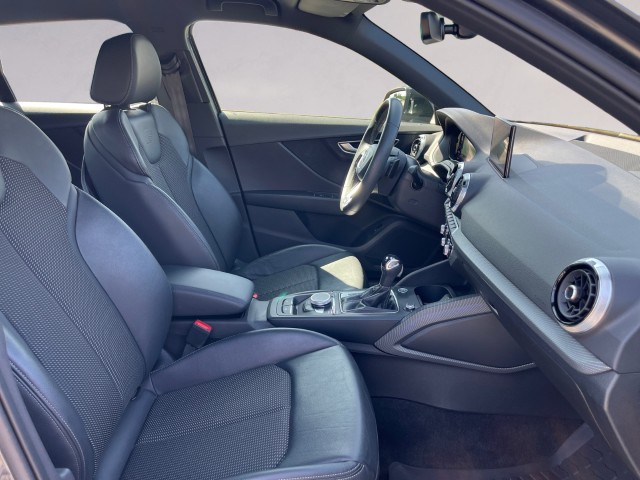 AUDI Q2 35 TFSI S line S-tronic-image-16