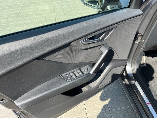 AUDI Q2 35 TFSI S line S-tronic-image-10