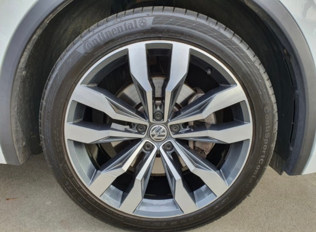 VW 2.0 TSI Highline DSG R Line-image-1