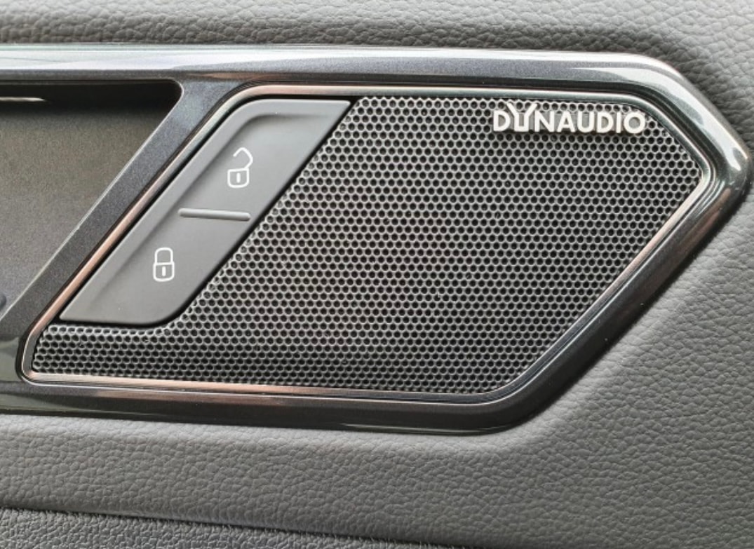 VW 2.0 TSI Highline DSG R Line-image-7