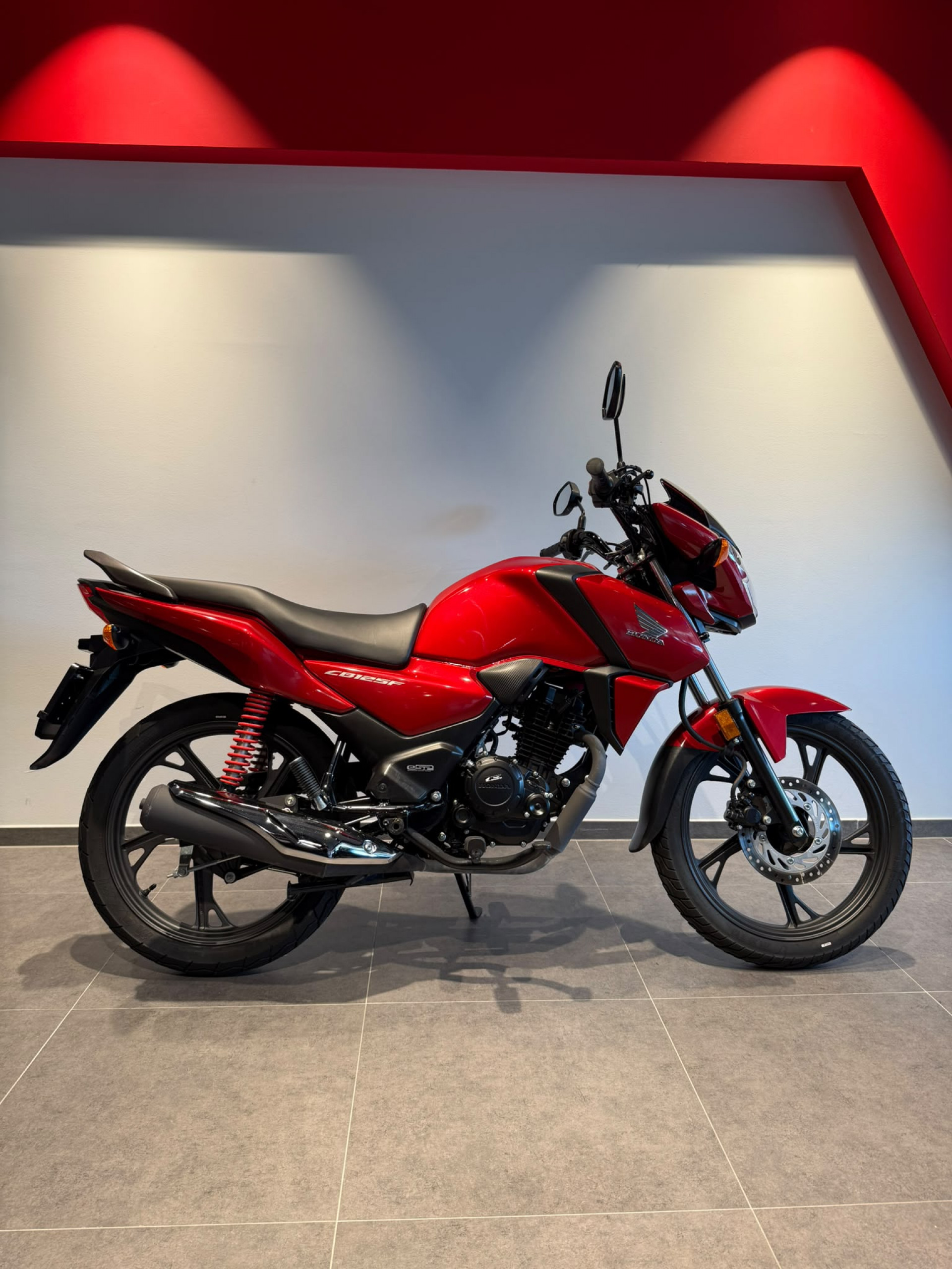 HONDA CB 125 F-showroom-element-2