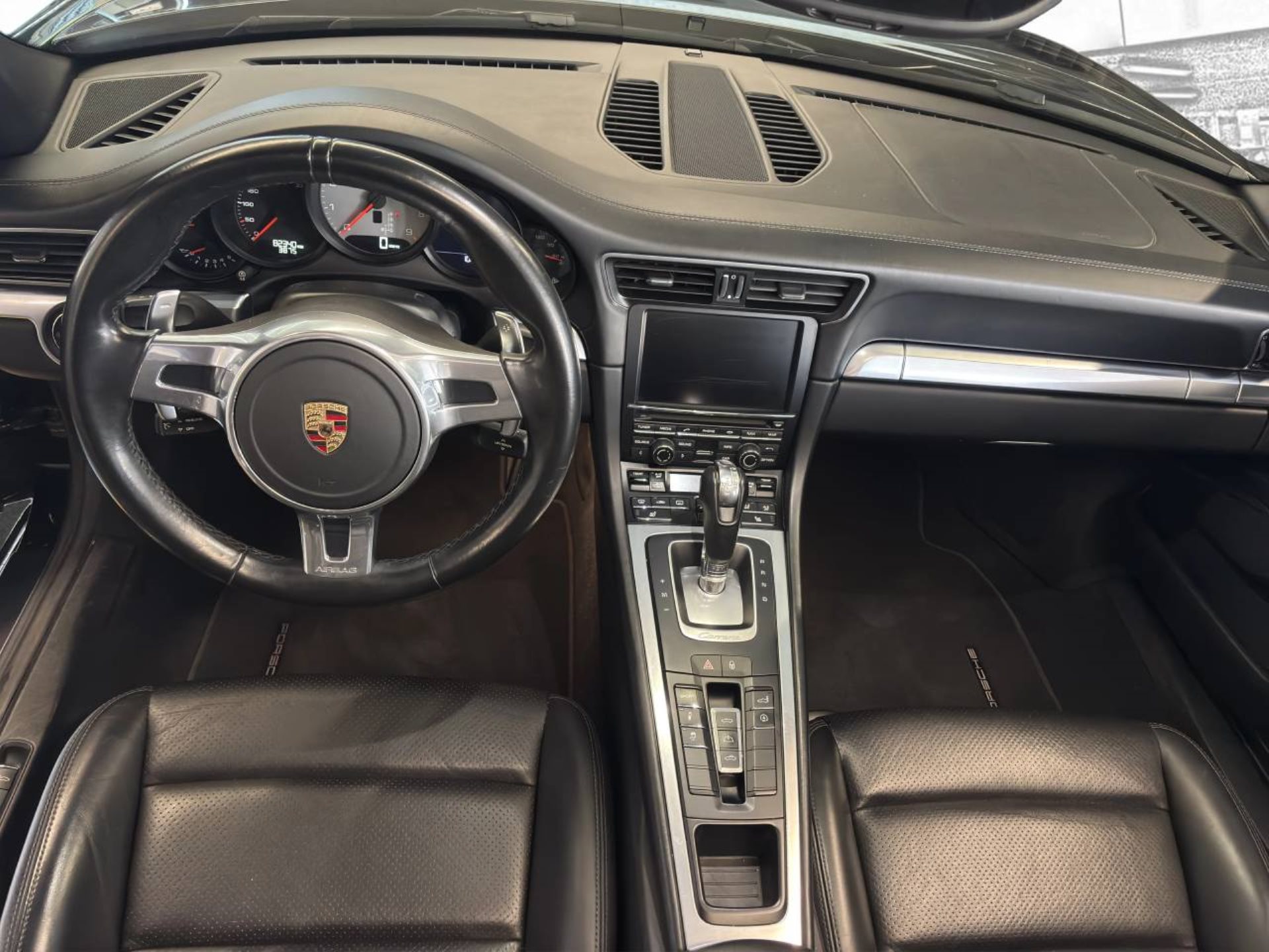 PORSCHE 911 Carrera S Cabriolet-image-4
