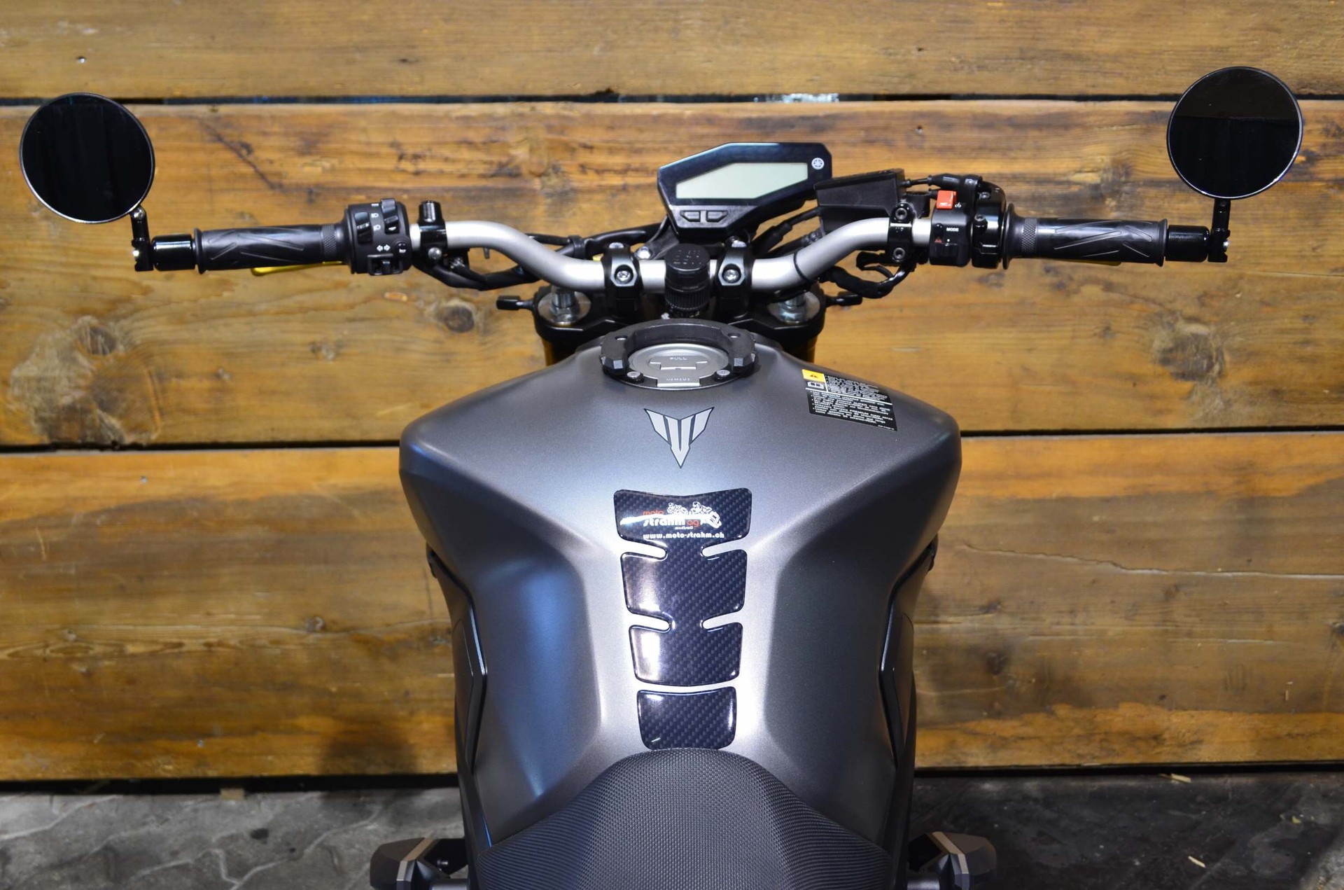 YAMAHA MT-09 ABS-showroom-element-2