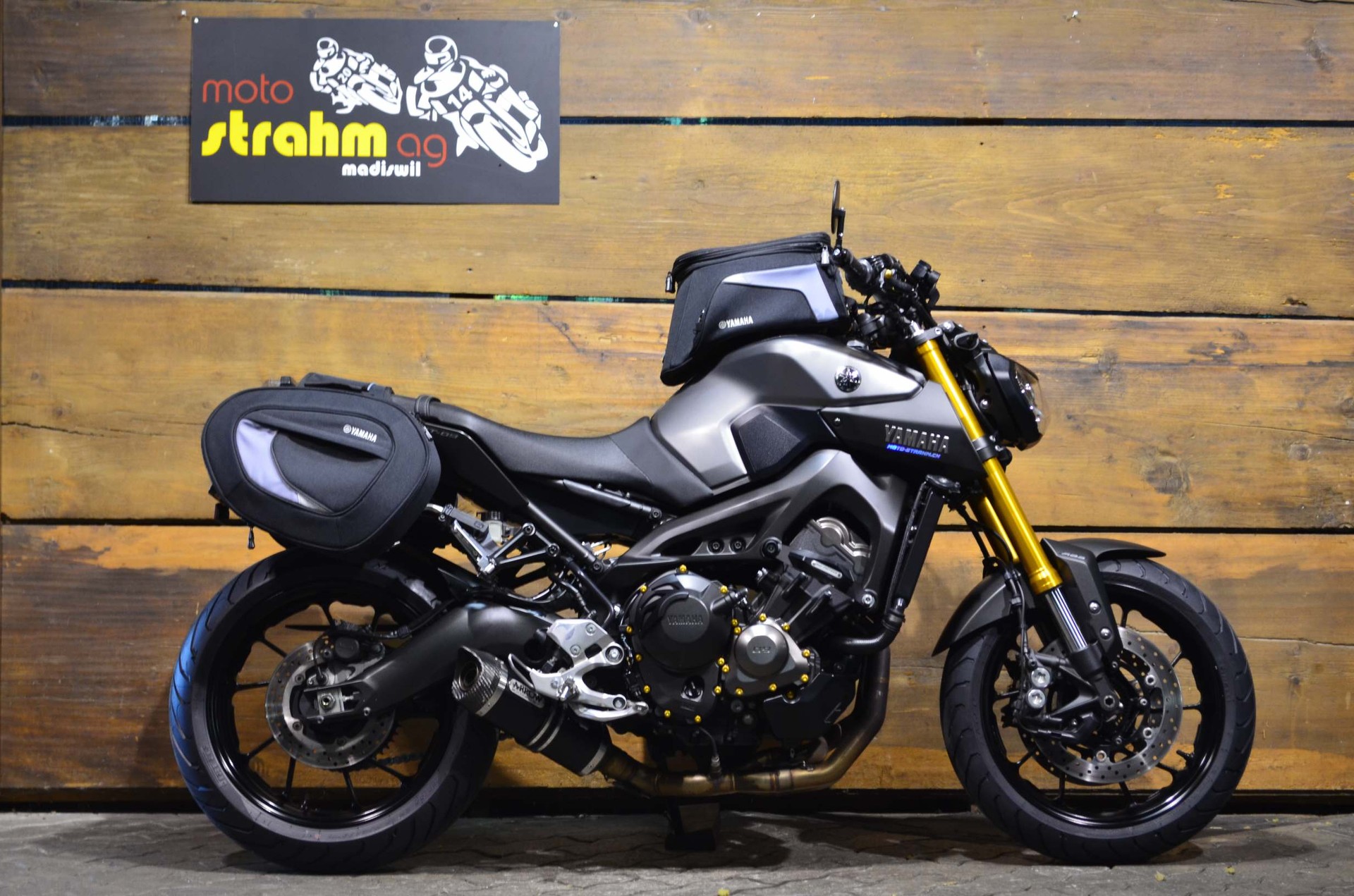 YAMAHA MT-09 ABS-showroom-element-1