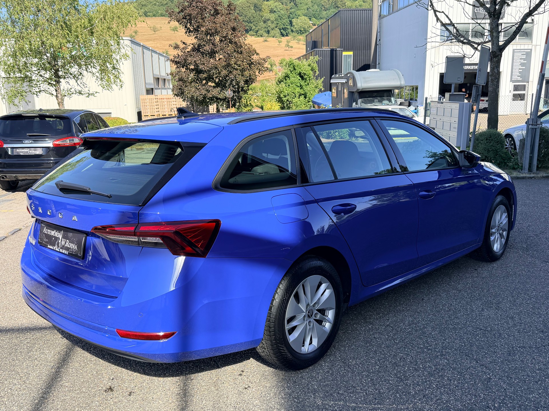 SKODA Octavia Combi 2.0 TDI DSG Ambition-image-2