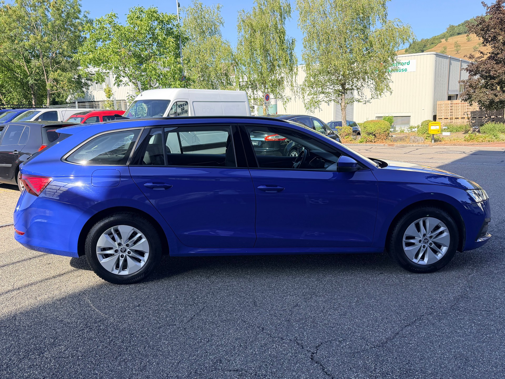 SKODA Octavia Combi 2.0 TDI DSG Ambition-image-1