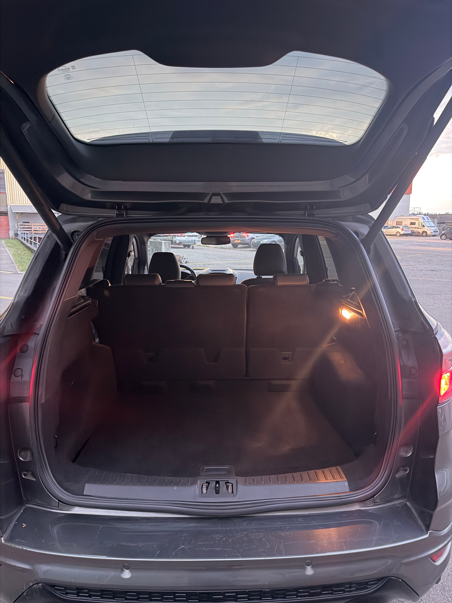FORD Kuga 2.0 TDCi ST Line 4WD-image-15