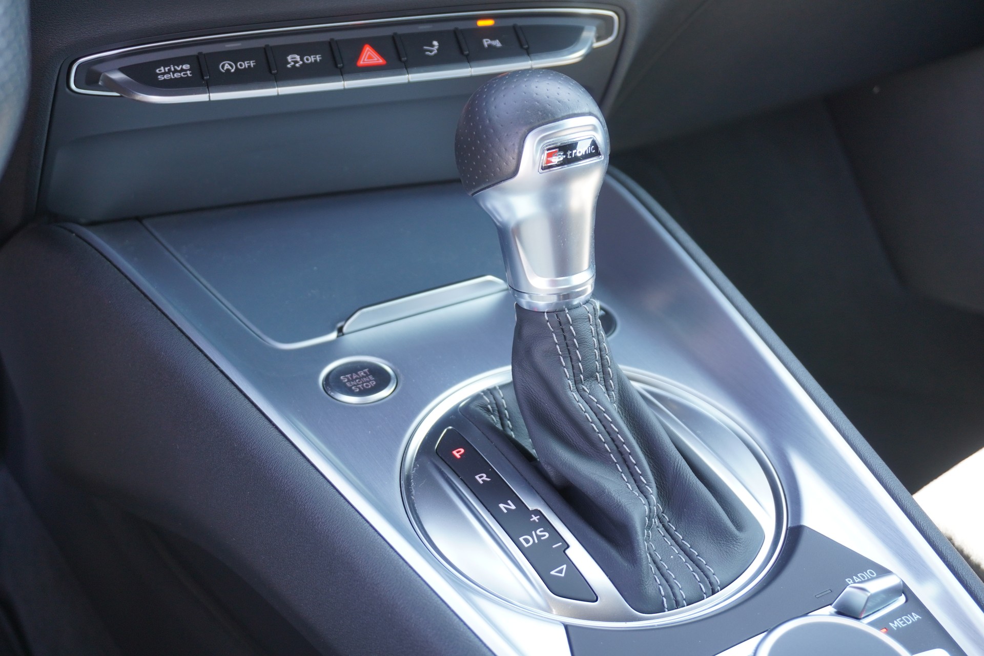 AUDI TT Coupé 45 TFSI quattro S-tronic S-LINE!!!-image-15