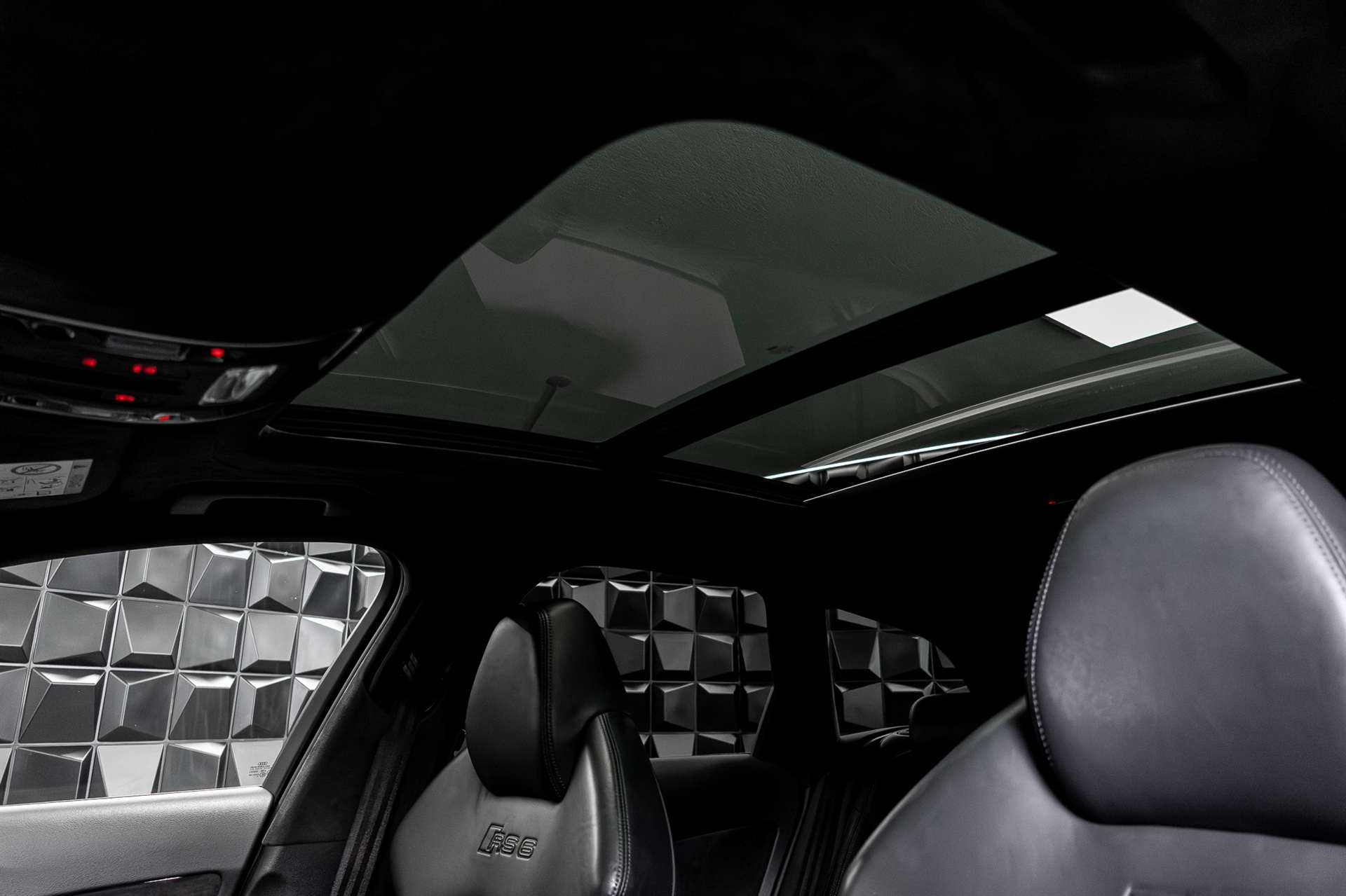 AUDI RS6 Avant 4.0 TFSI V8 quattro Tiptronic-image-10