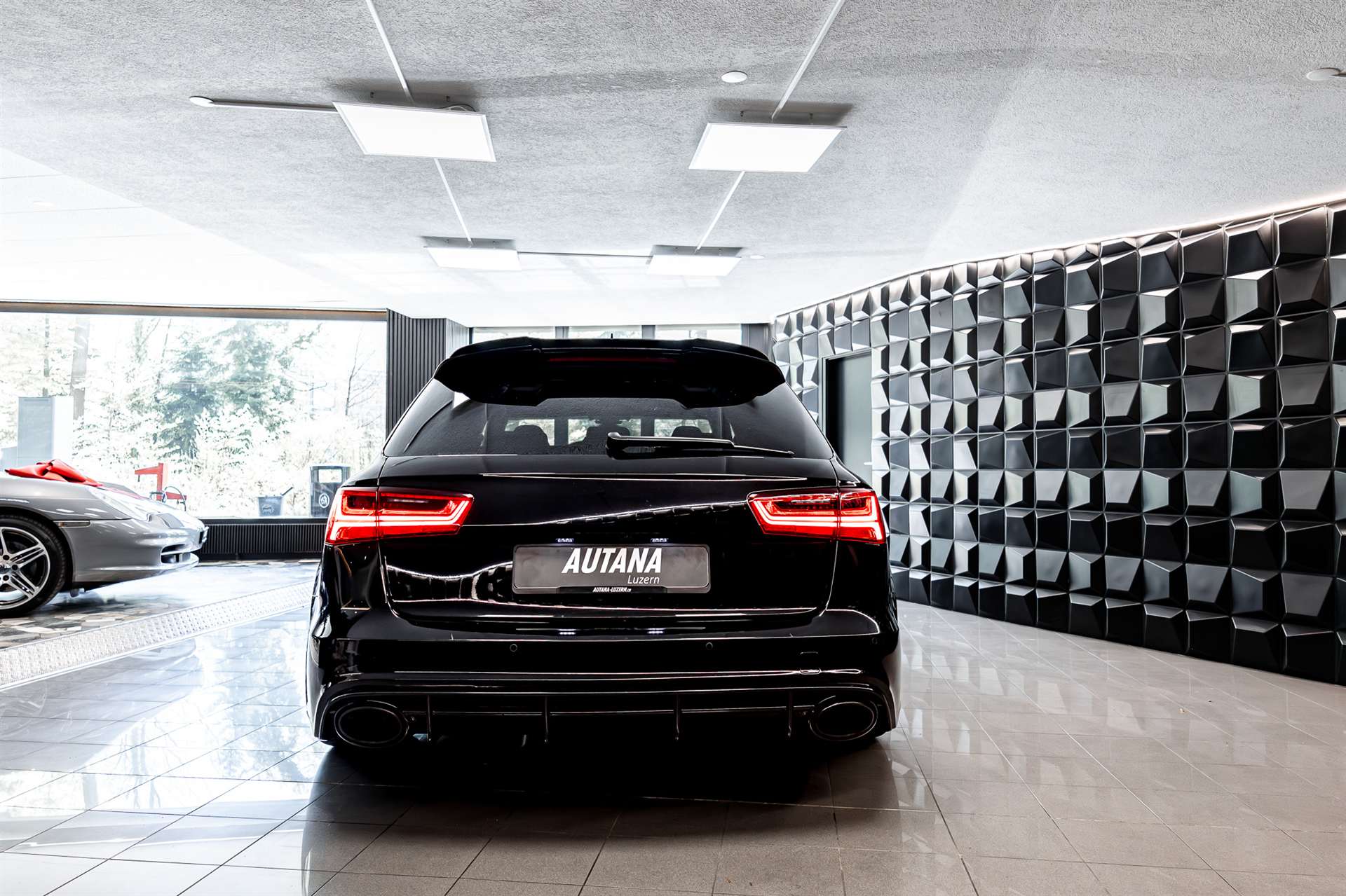 AUDI RS6 Avant 4.0 TFSI V8 quattro Tiptronic-image-4
