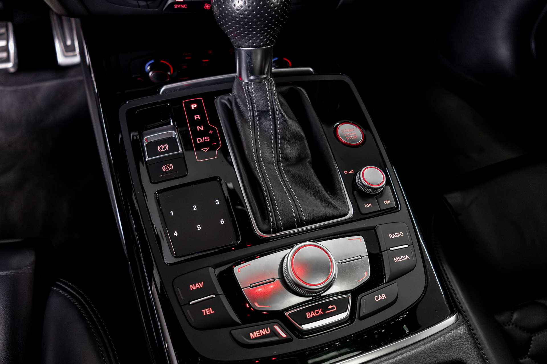 AUDI RS6 Avant 4.0 TFSI V8 quattro Tiptronic-image-12