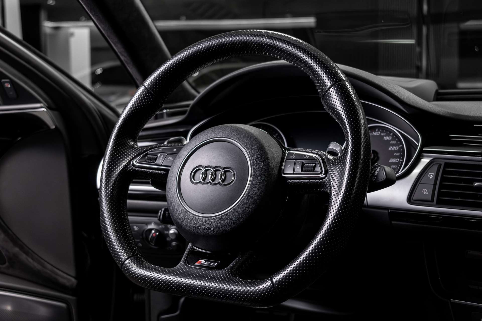 AUDI RS6 Avant 4.0 TFSI V8 quattro Tiptronic-image-6