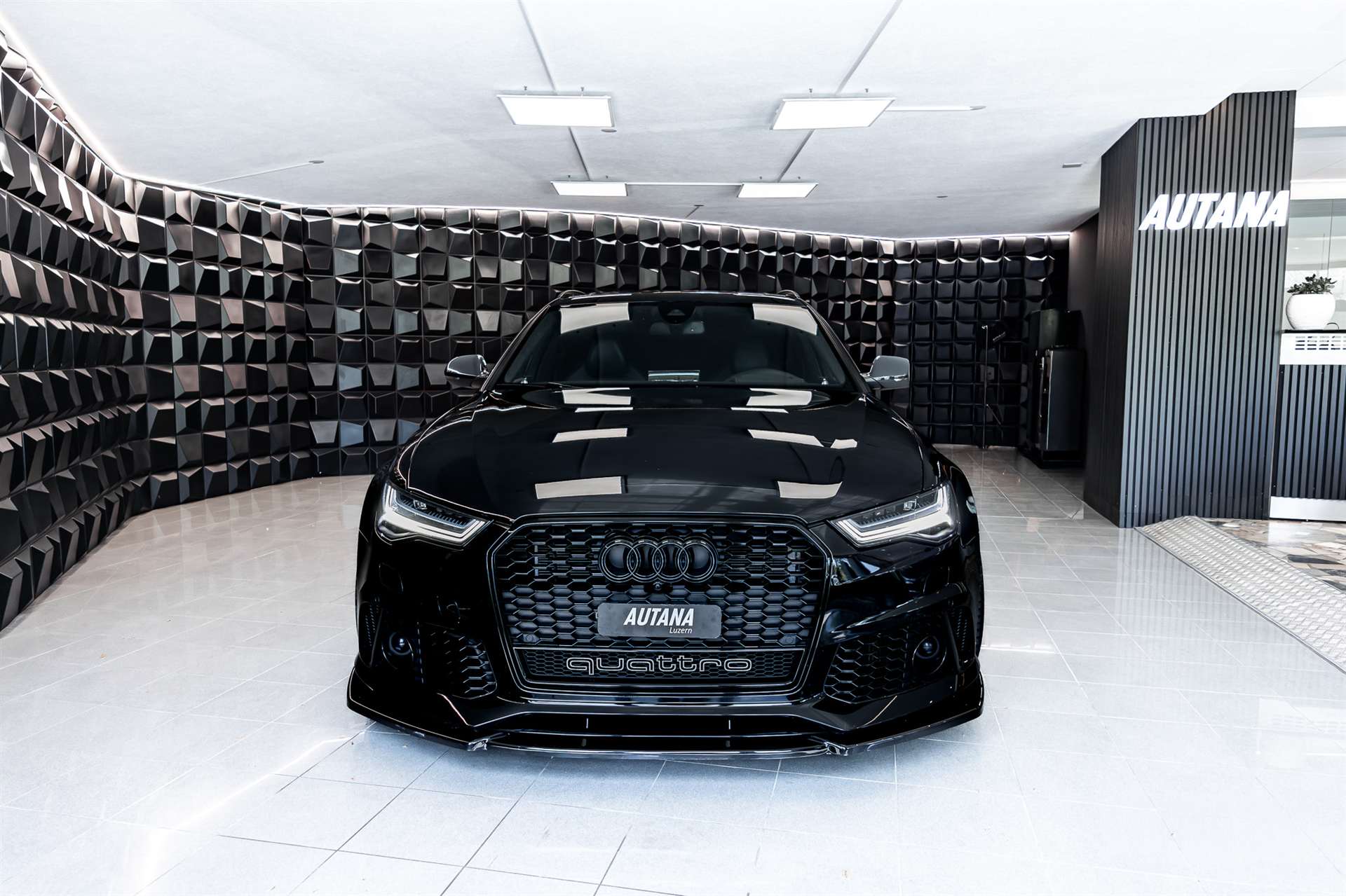 AUDI RS6 Avant 4.0 TFSI V8 quattro Tiptronic-image-3