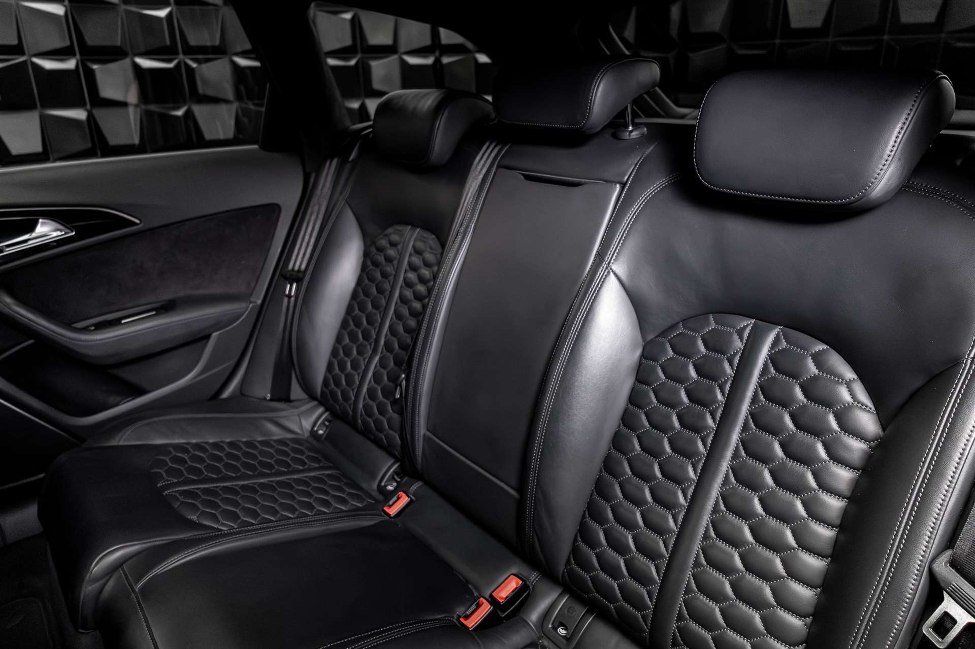 AUDI RS6 Avant 4.0 TFSI V8 quattro Tiptronic-image-15