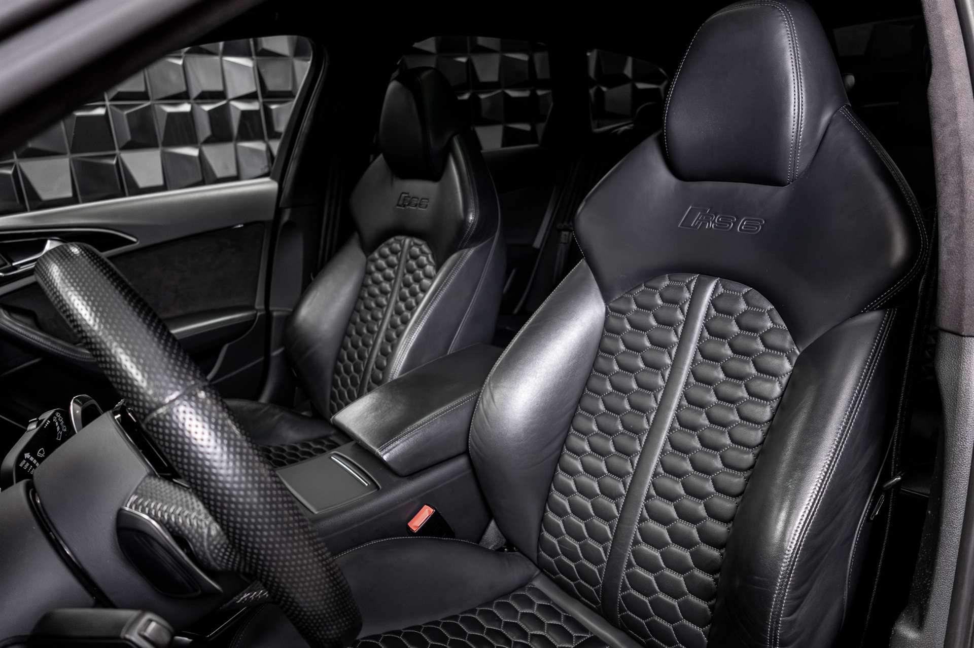 AUDI RS6 Avant 4.0 TFSI V8 quattro Tiptronic-image-9