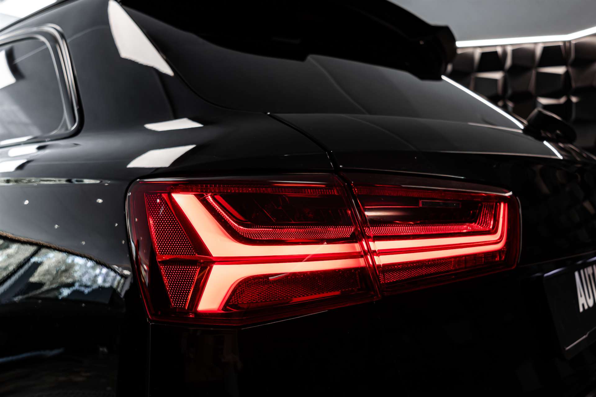 AUDI RS6 Avant 4.0 TFSI V8 quattro Tiptronic-image-23