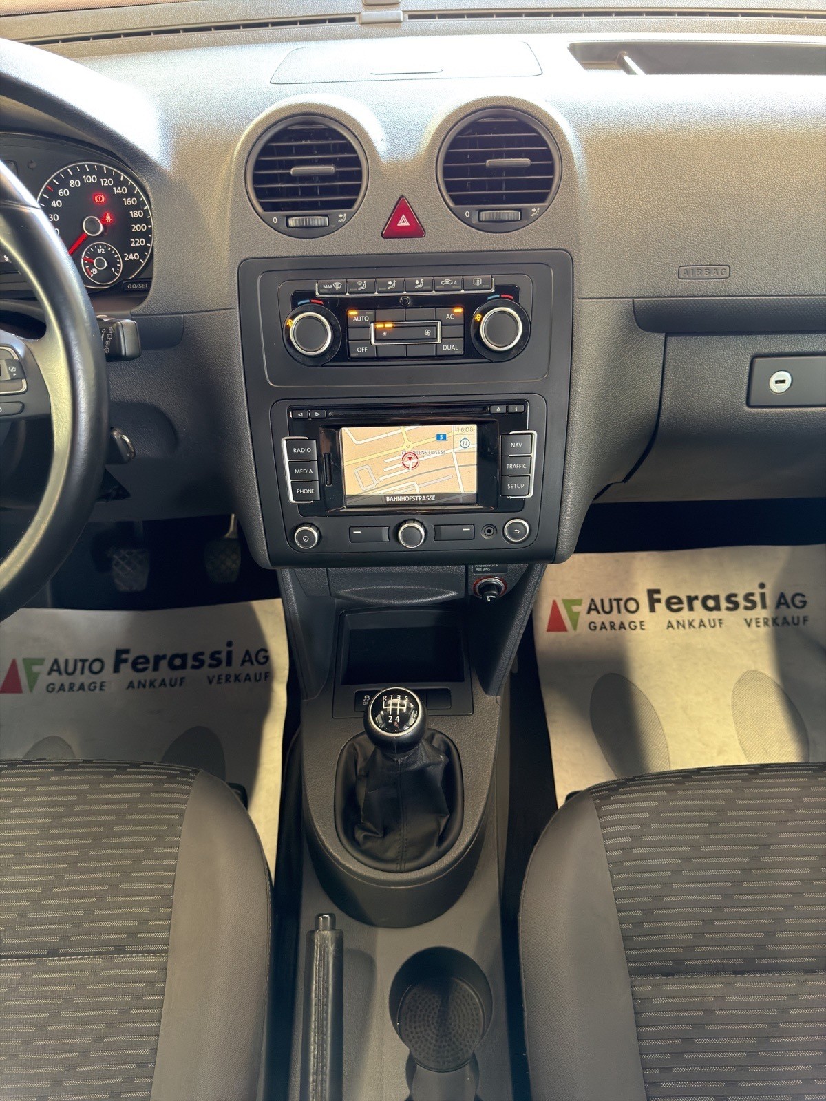 VW Caddy 1.2 TSI Comfortline-image-18