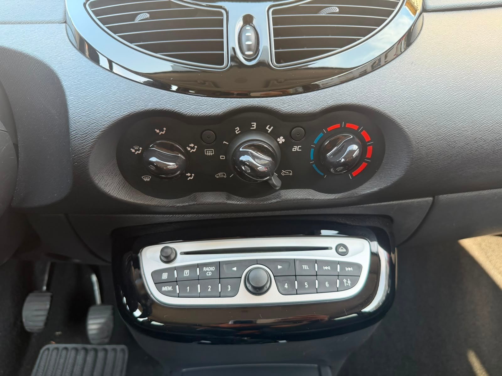 RENAULT Twingo 1.2 16V Dynamique-image-9