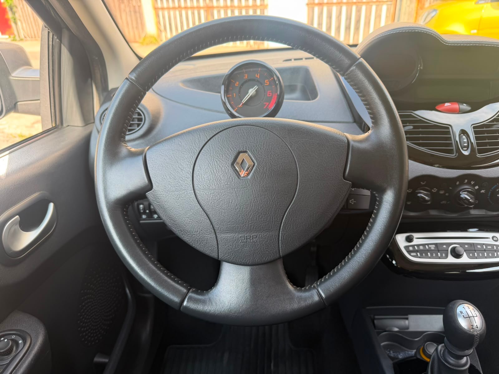 RENAULT Twingo 1.2 16V Dynamique-image-10