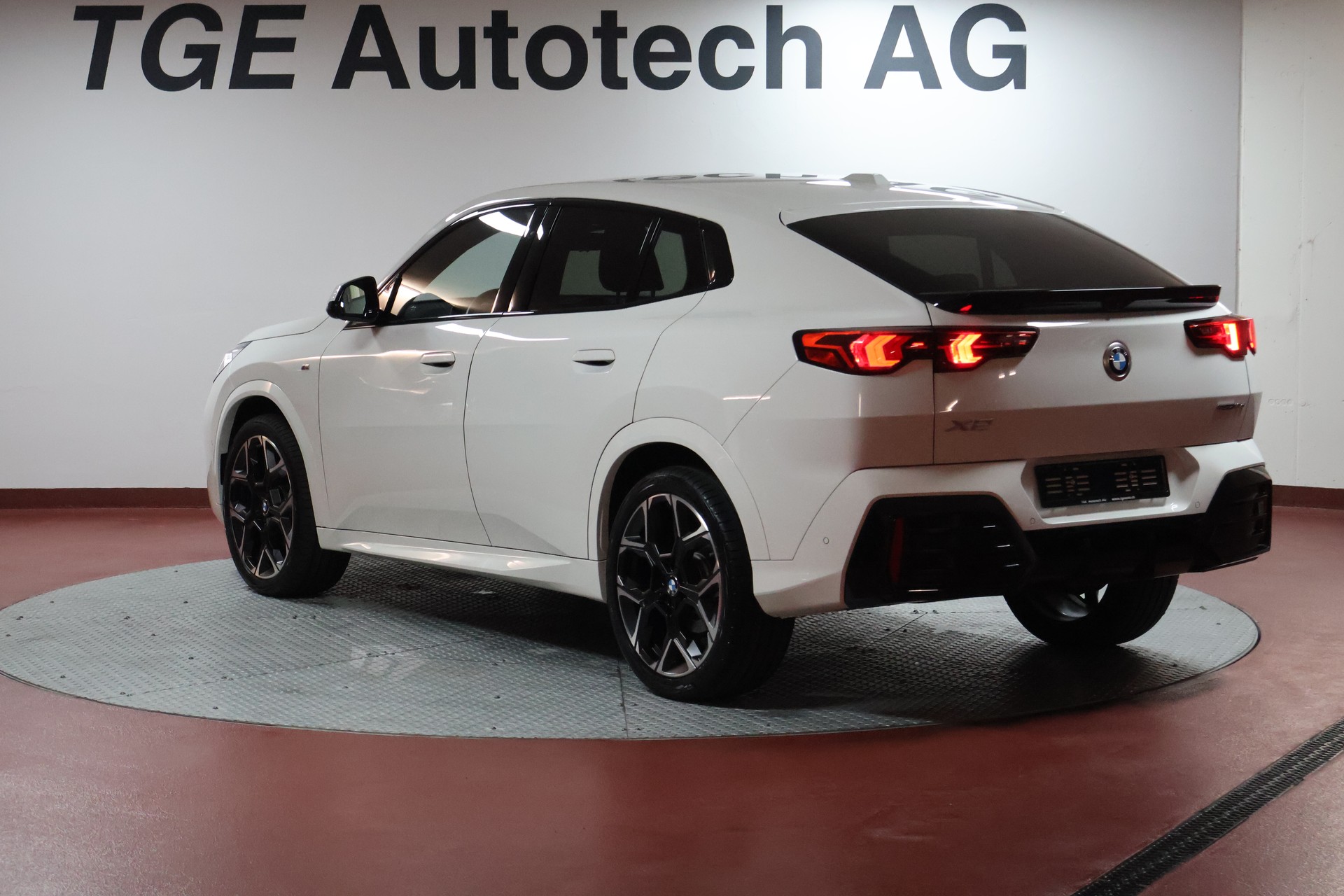 BMW X2 sDrive 18d 48V M Sport-image-18