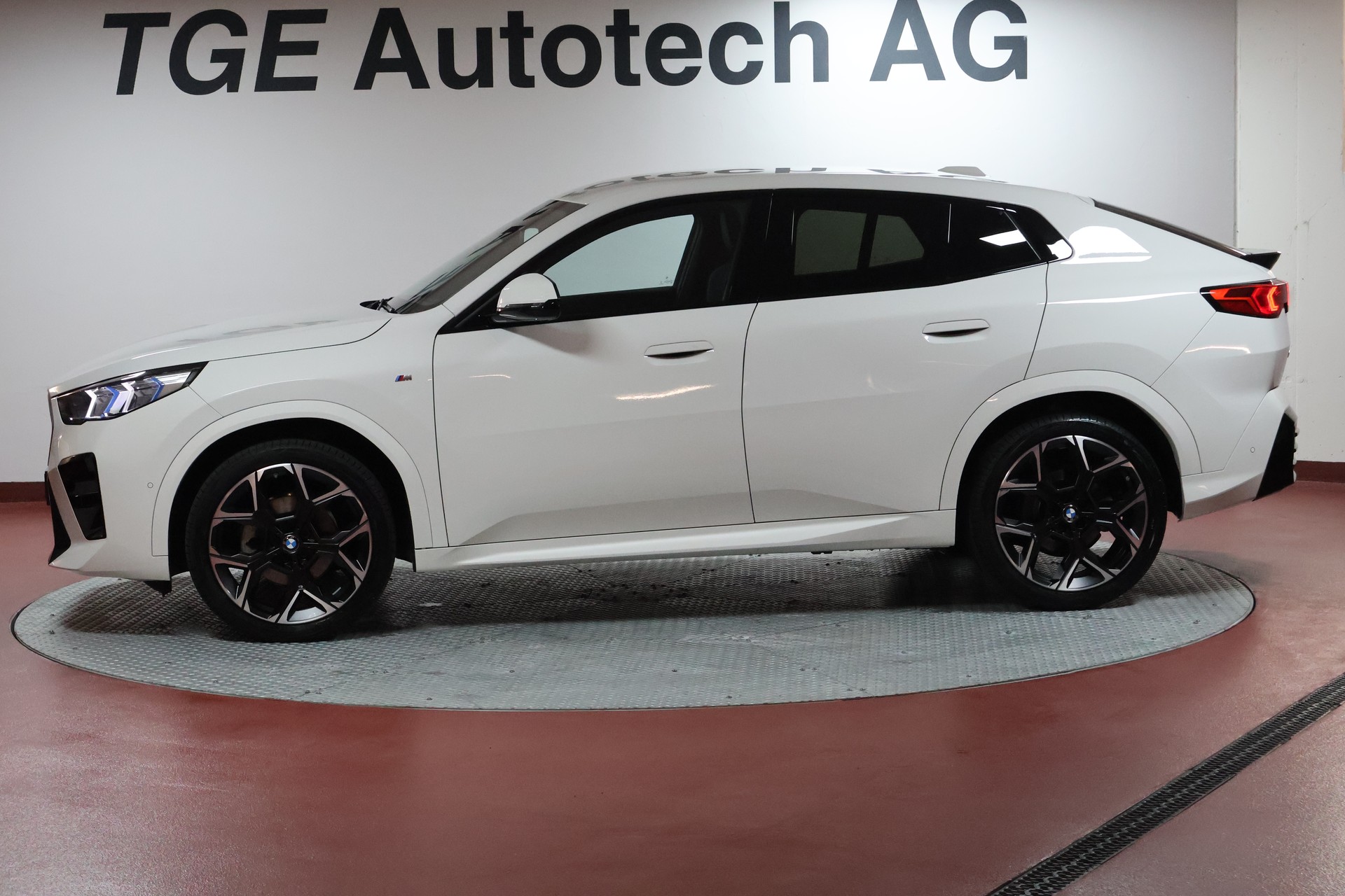 BMW X2 sDrive 18d 48V M Sport-image-3