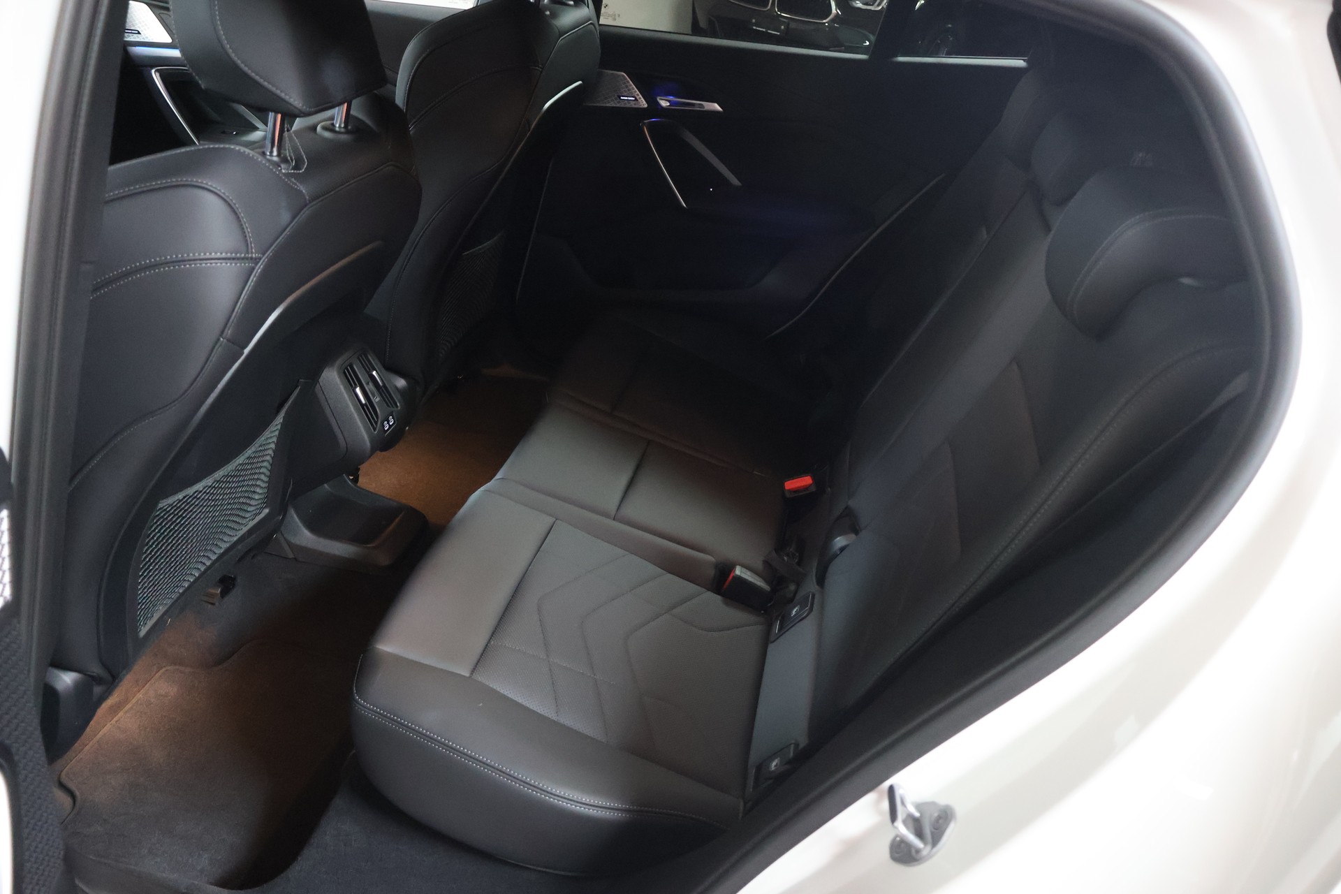 BMW X2 sDrive 18d 48V M Sport-image-12