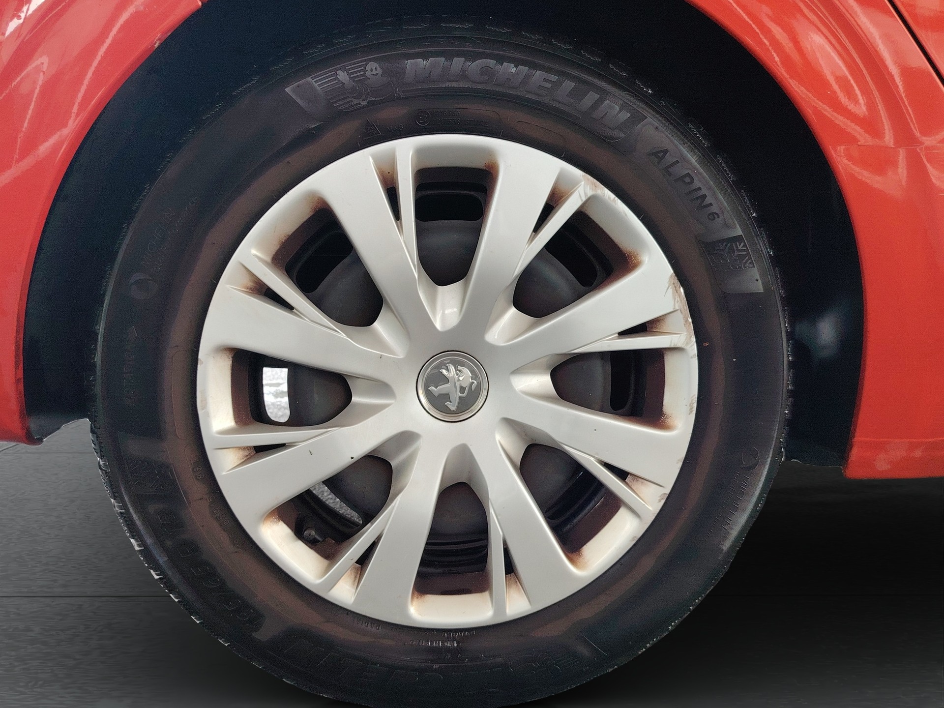 PEUGEOT 208 1.2 e-VTI Active EGS5-image-15